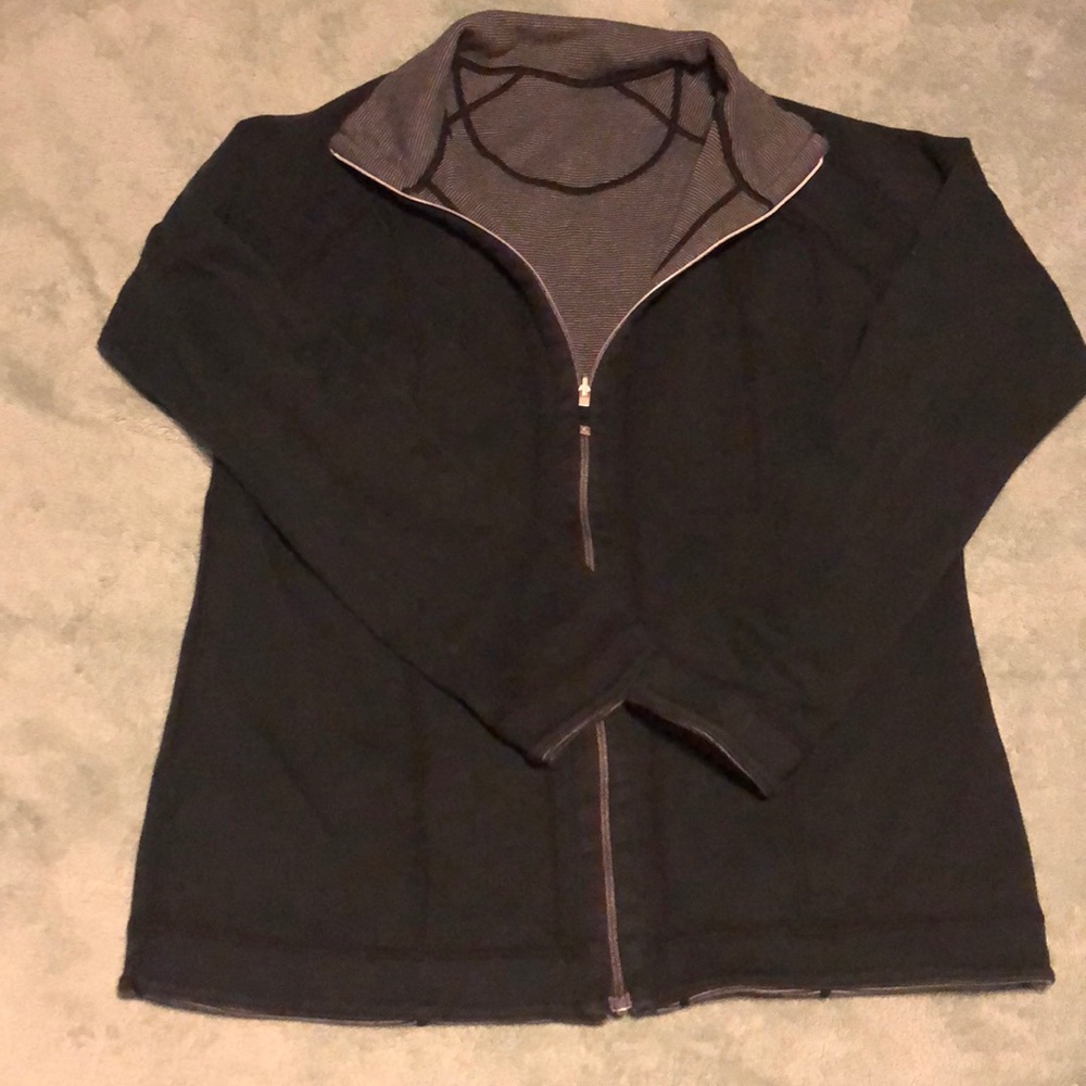 Reversible light weight jacket